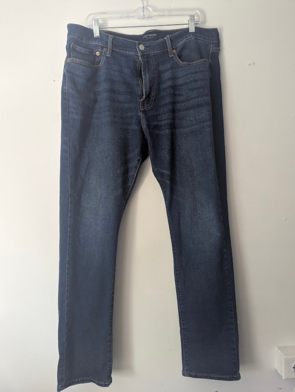 Lucky Brand 410 Athletic Slim Fit Jeans Men's 38x32 Dark Wash Blue DenimPants